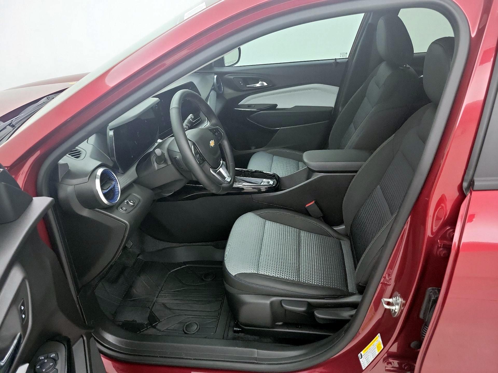 Thumbnail: 2025 Chevrolet Trax - 11