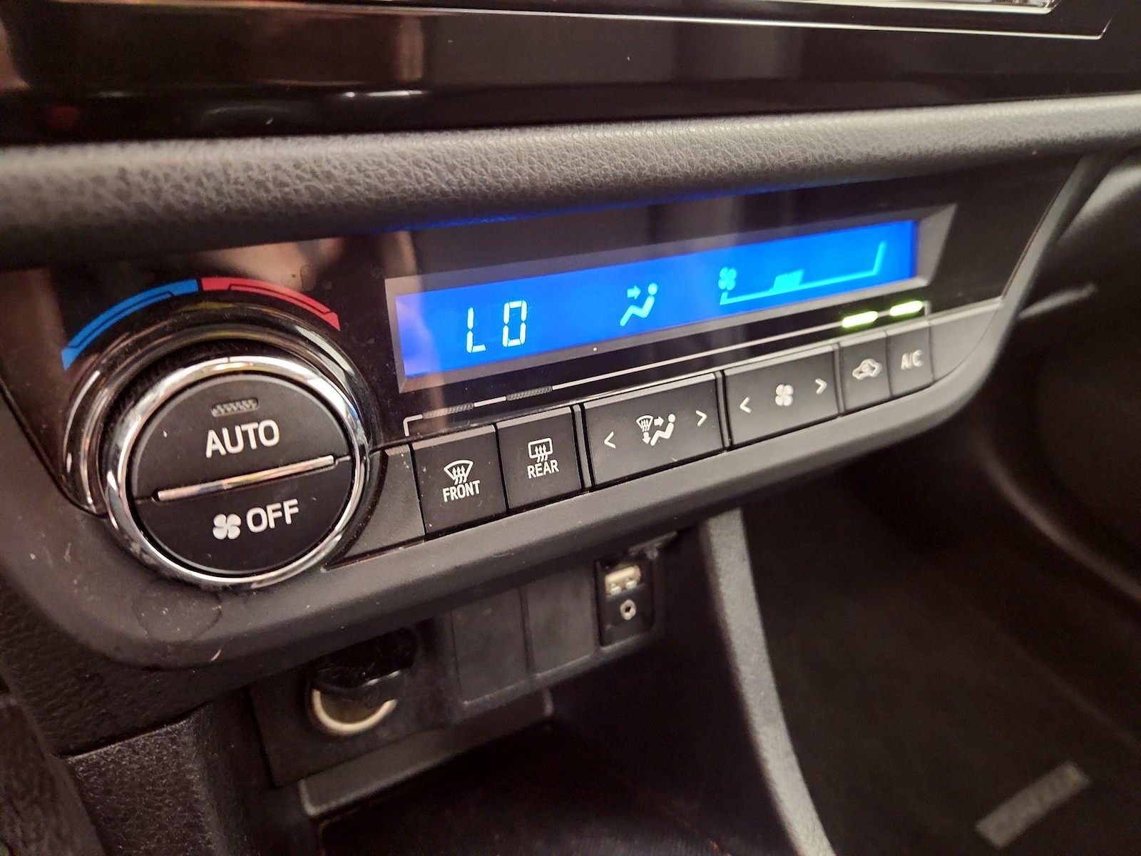 2014 Toyota Corolla S Plus - Photo 17