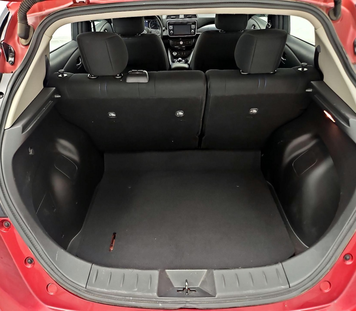 Trunk/Cargo (Seats Up)