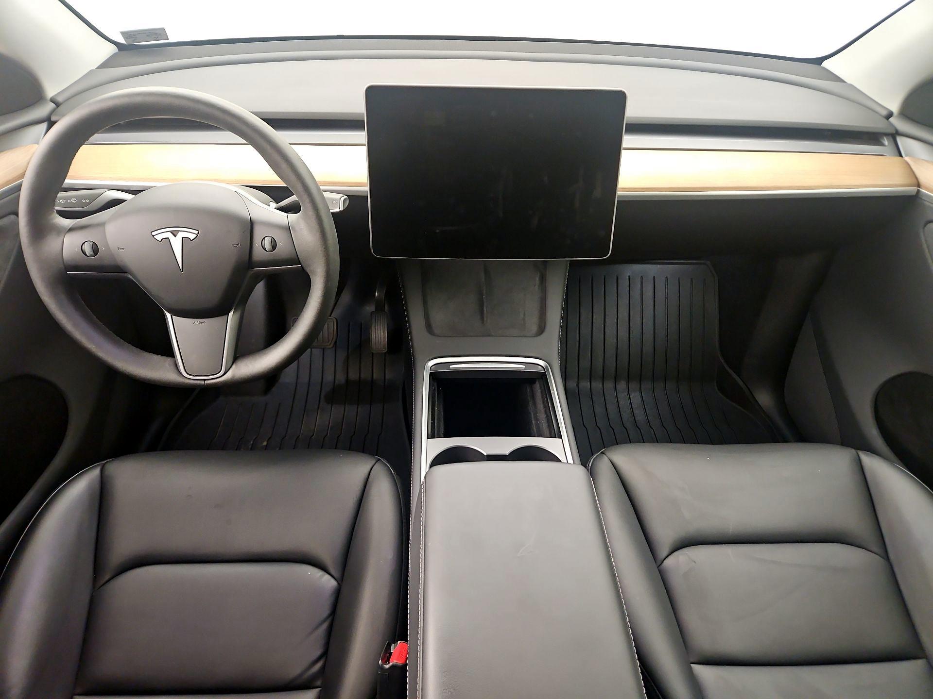 Thumbnail: 2025 Tesla Model Y - 9