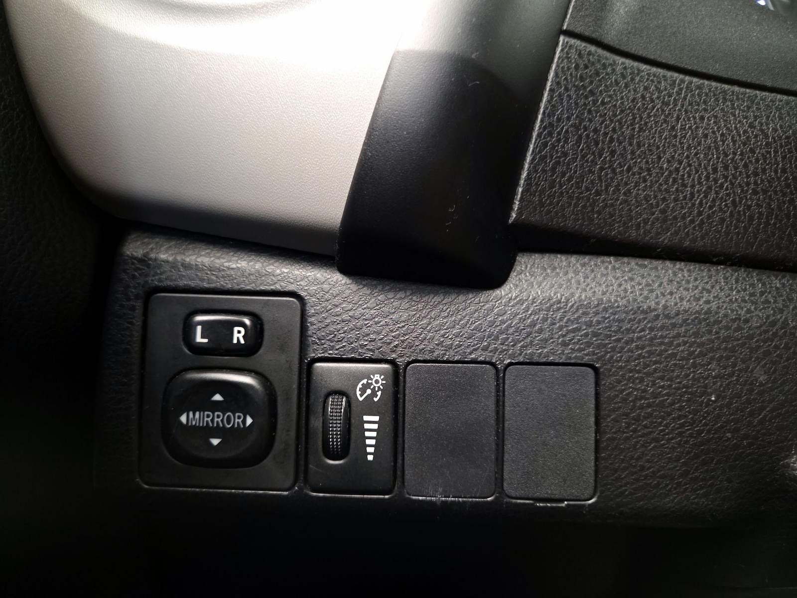2017 Toyota Corolla LE - Photo 14