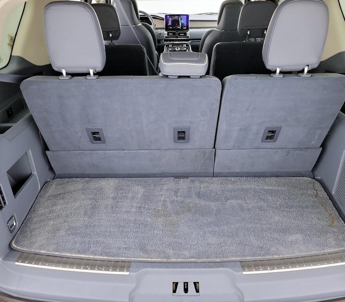 Trunk/Cargo (Seats Up)