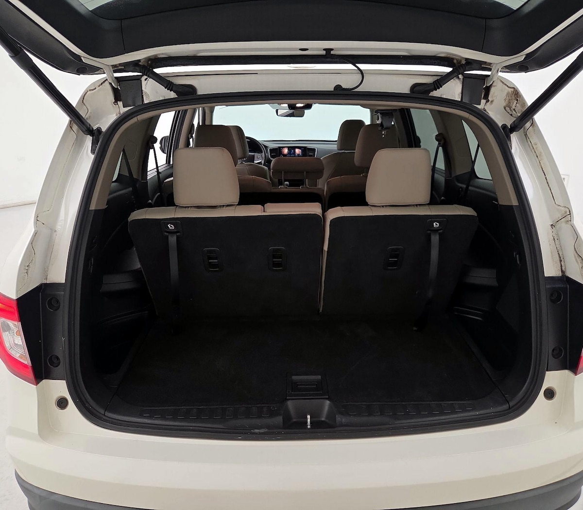 Trunk/Cargo (Seats Up)