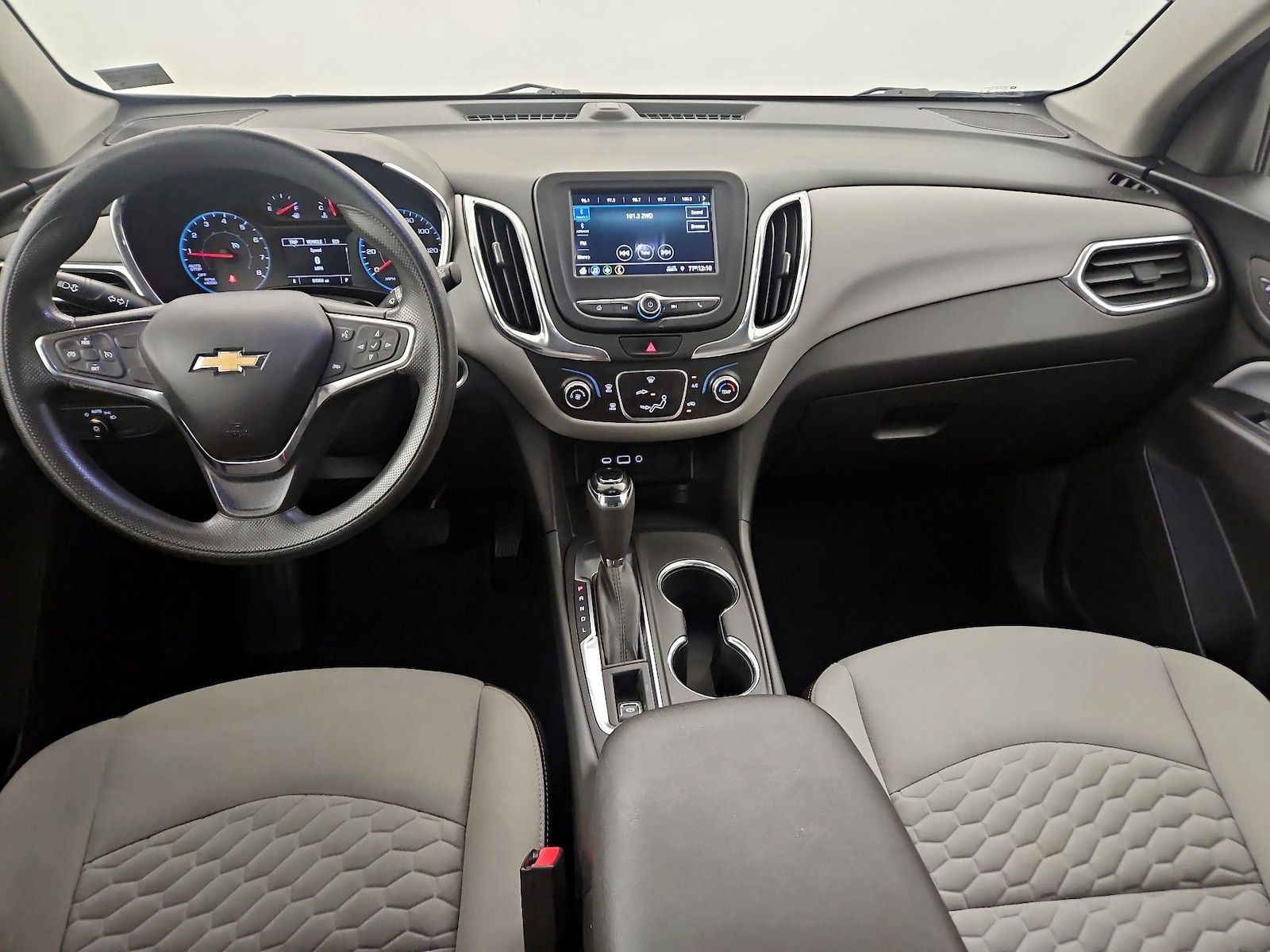 2019 Chevrolet Equinox LS - Photo 10