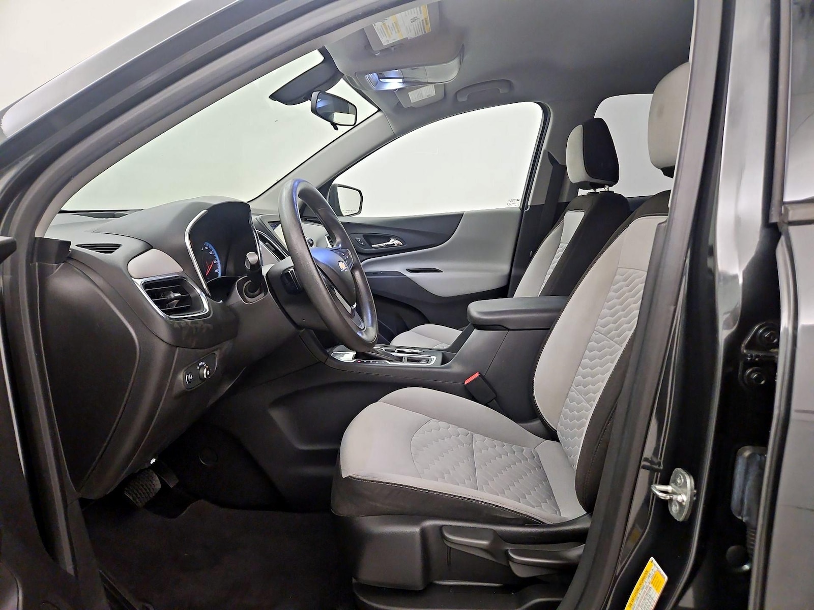 2019 Chevrolet Equinox LS - Photo 12