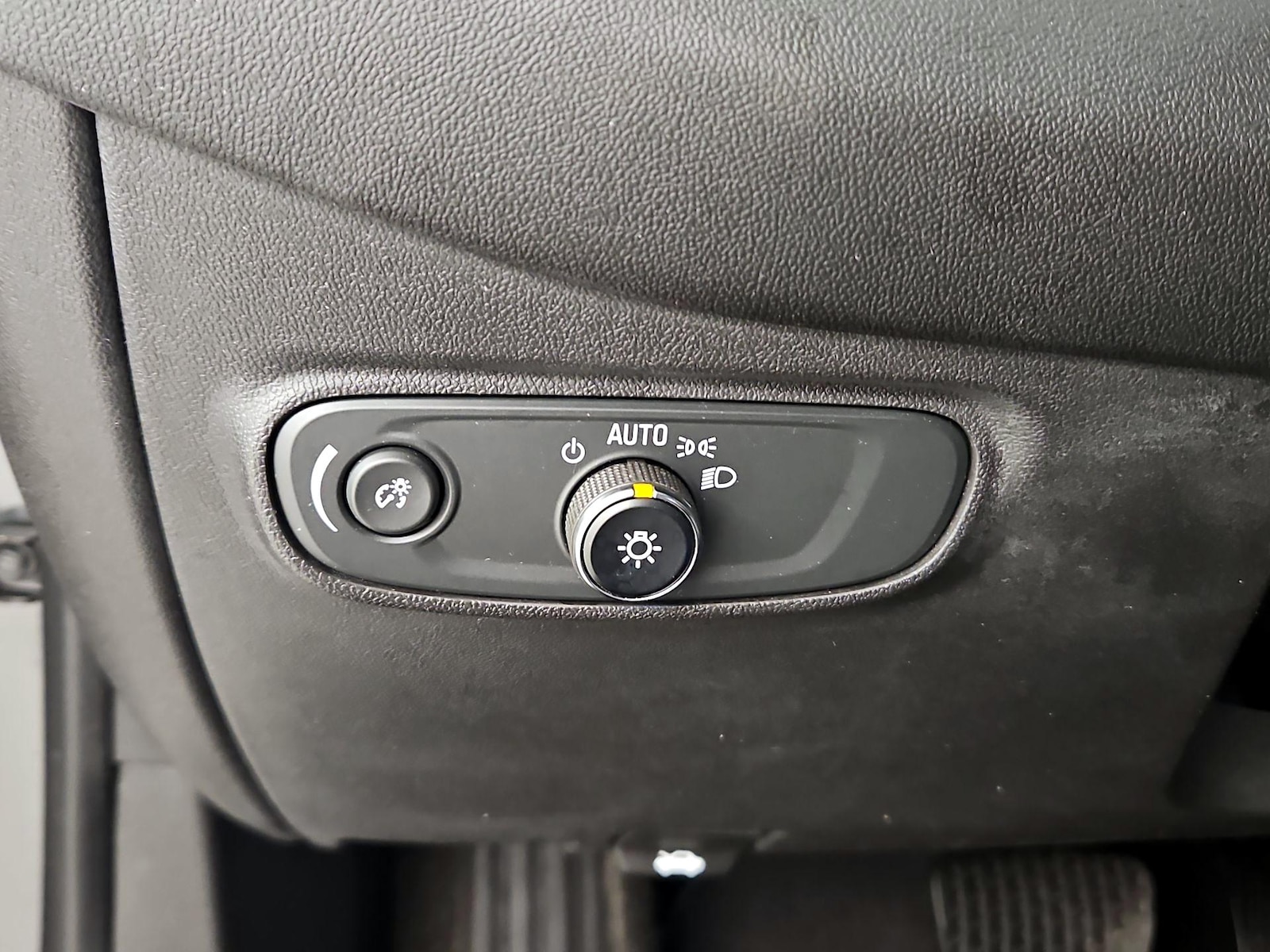 2019 Chevrolet Equinox LS - Photo 14