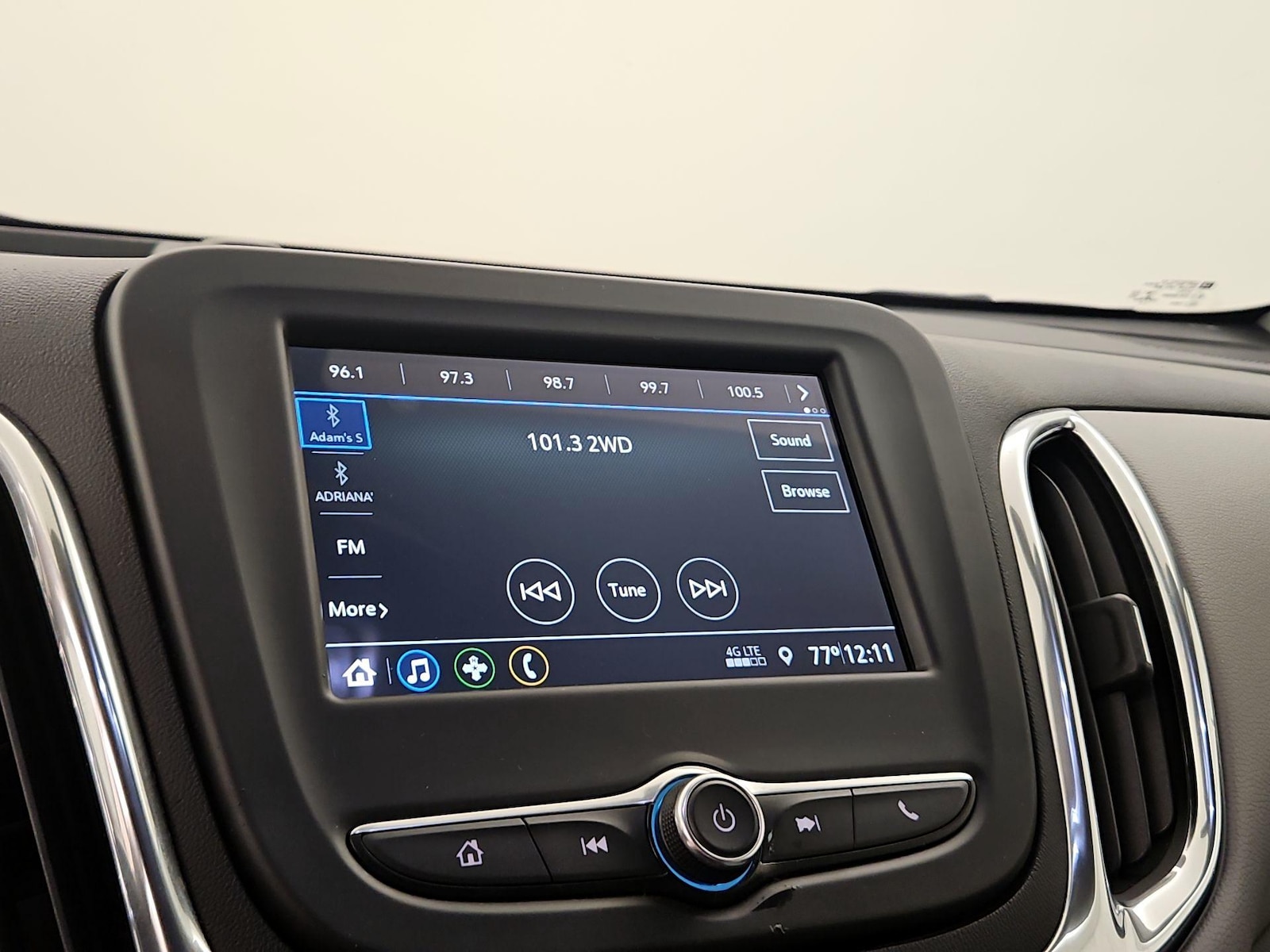 2019 Chevrolet Equinox LS - Photo 16