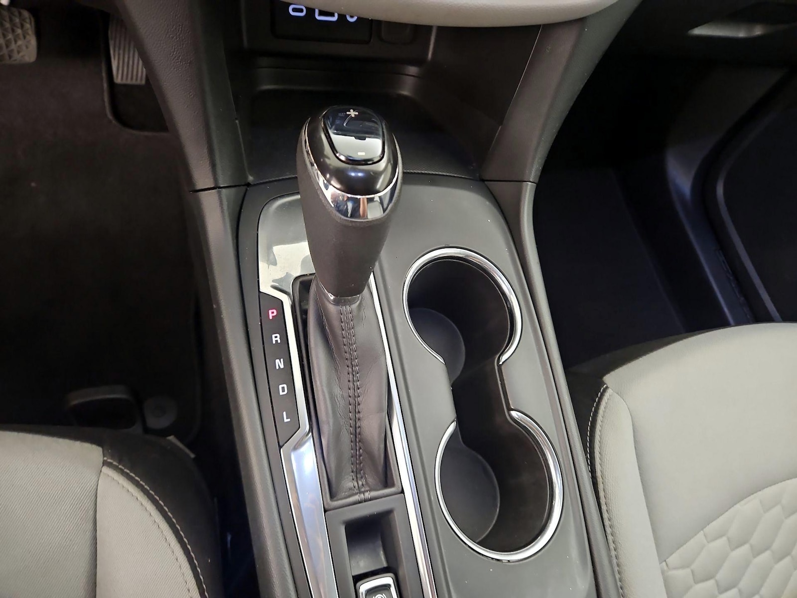 2019 Chevrolet Equinox LS - Photo 18