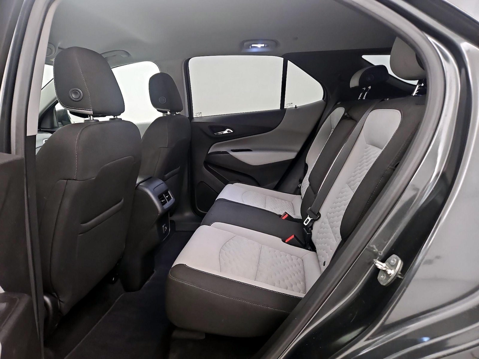 2019 Chevrolet Equinox LS - Photo 20