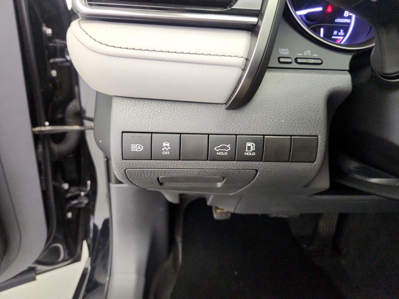 2022 Toyota Camry SE - Photo 14