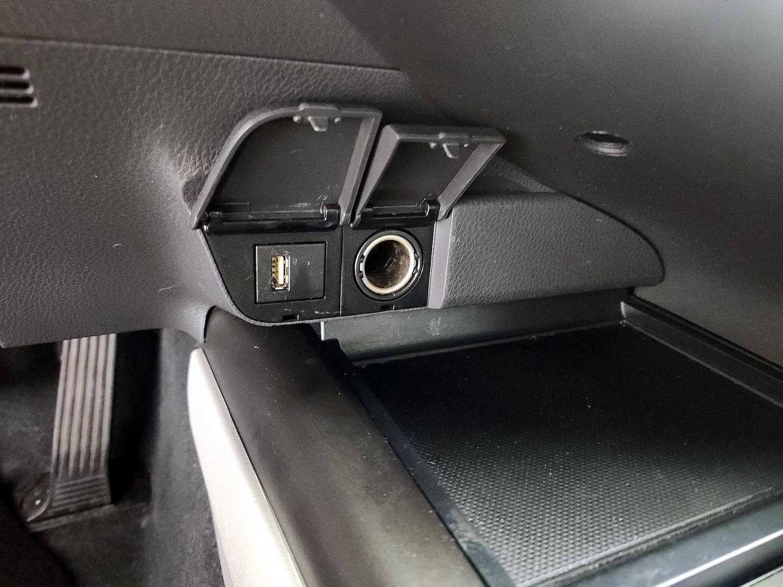 2022 Toyota Camry SE - Photo 19