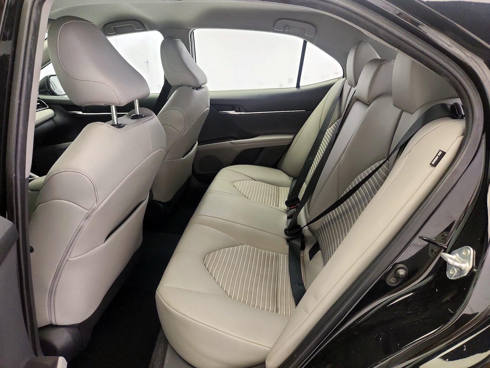 2022 Toyota Camry SE - Photo 20