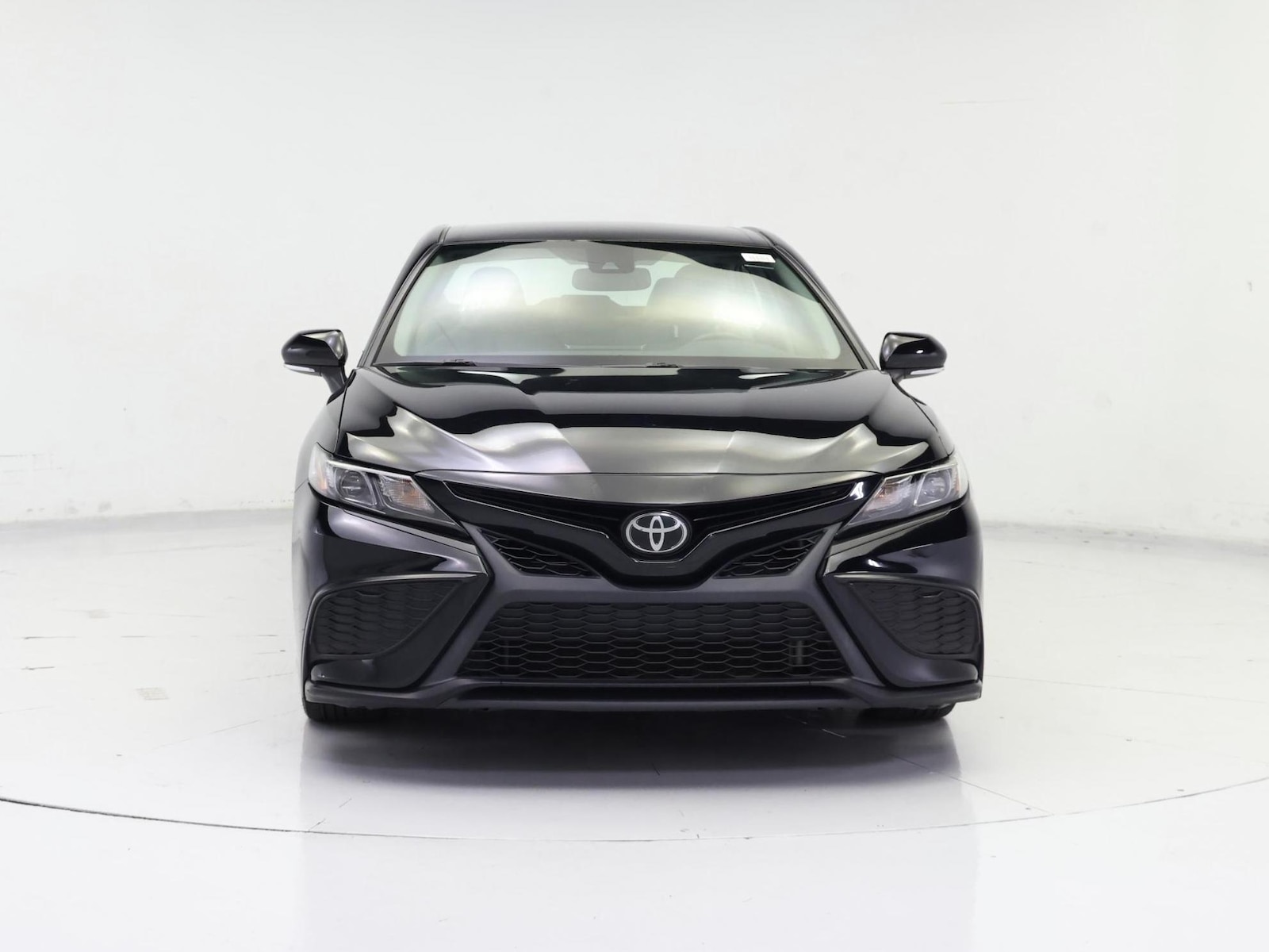2022 Toyota Camry SE - Photo 6