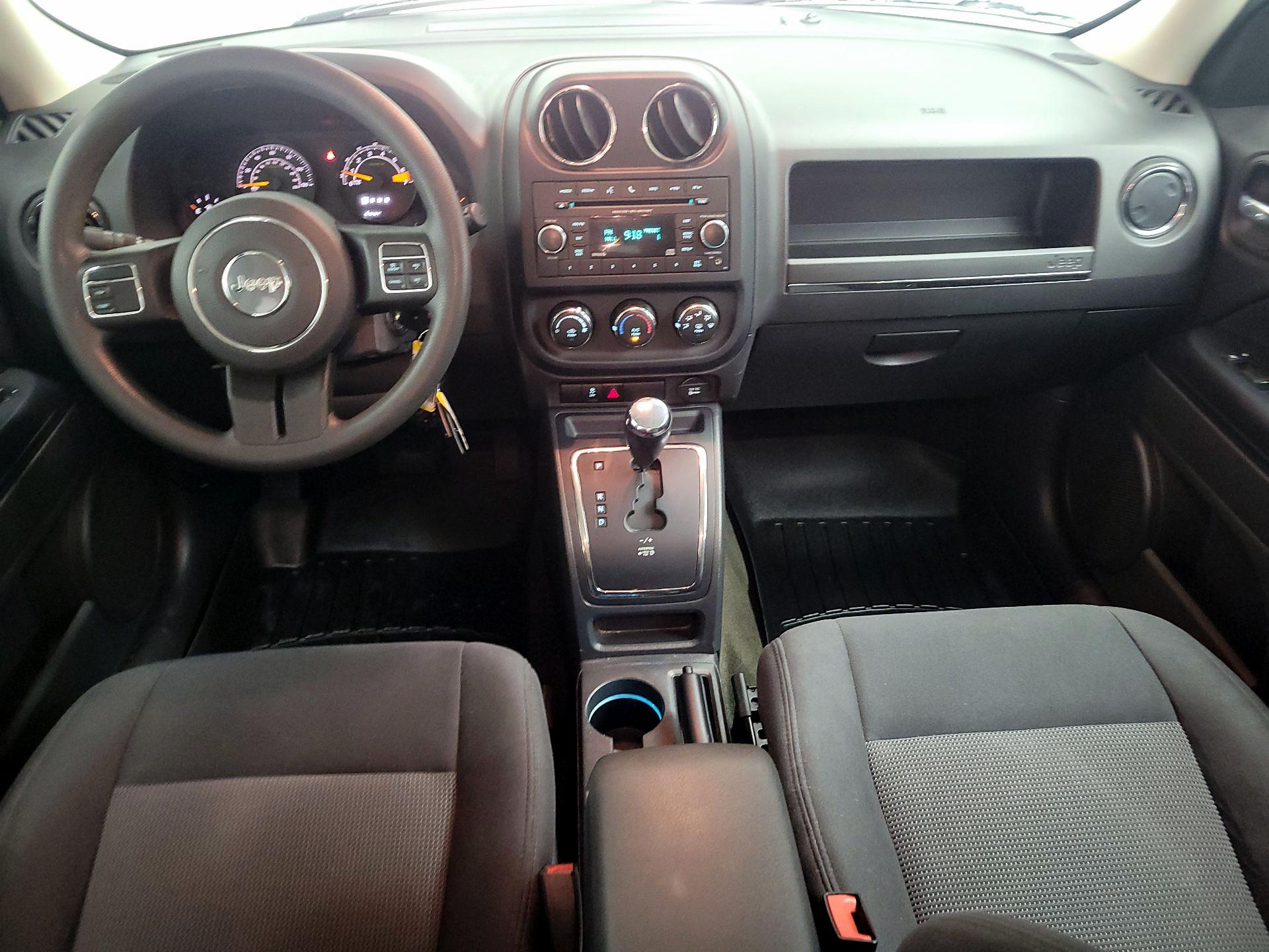 Thumbnail: 2017 Jeep Patriot - 9