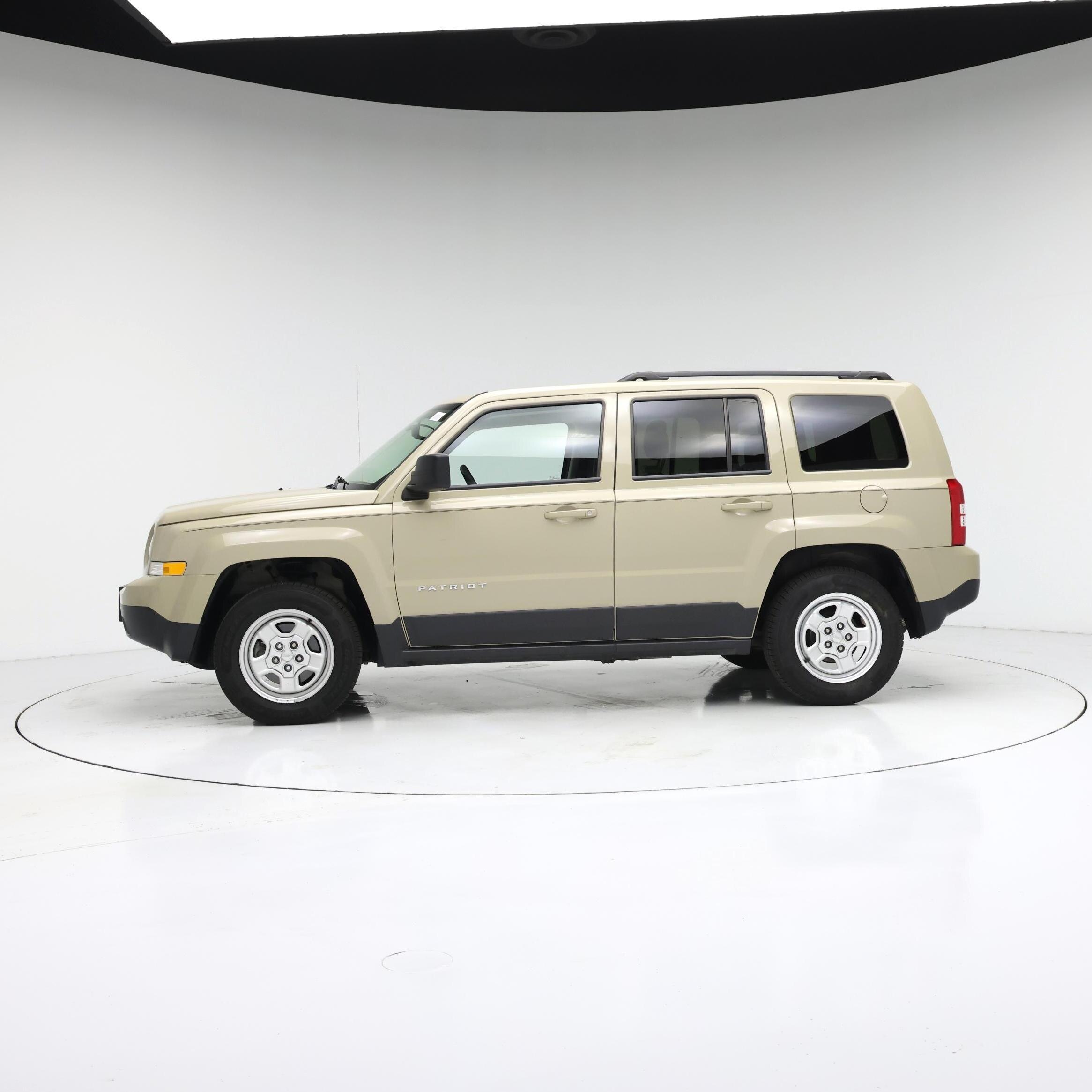 Thumbnail: 2017 Jeep Patriot - 3