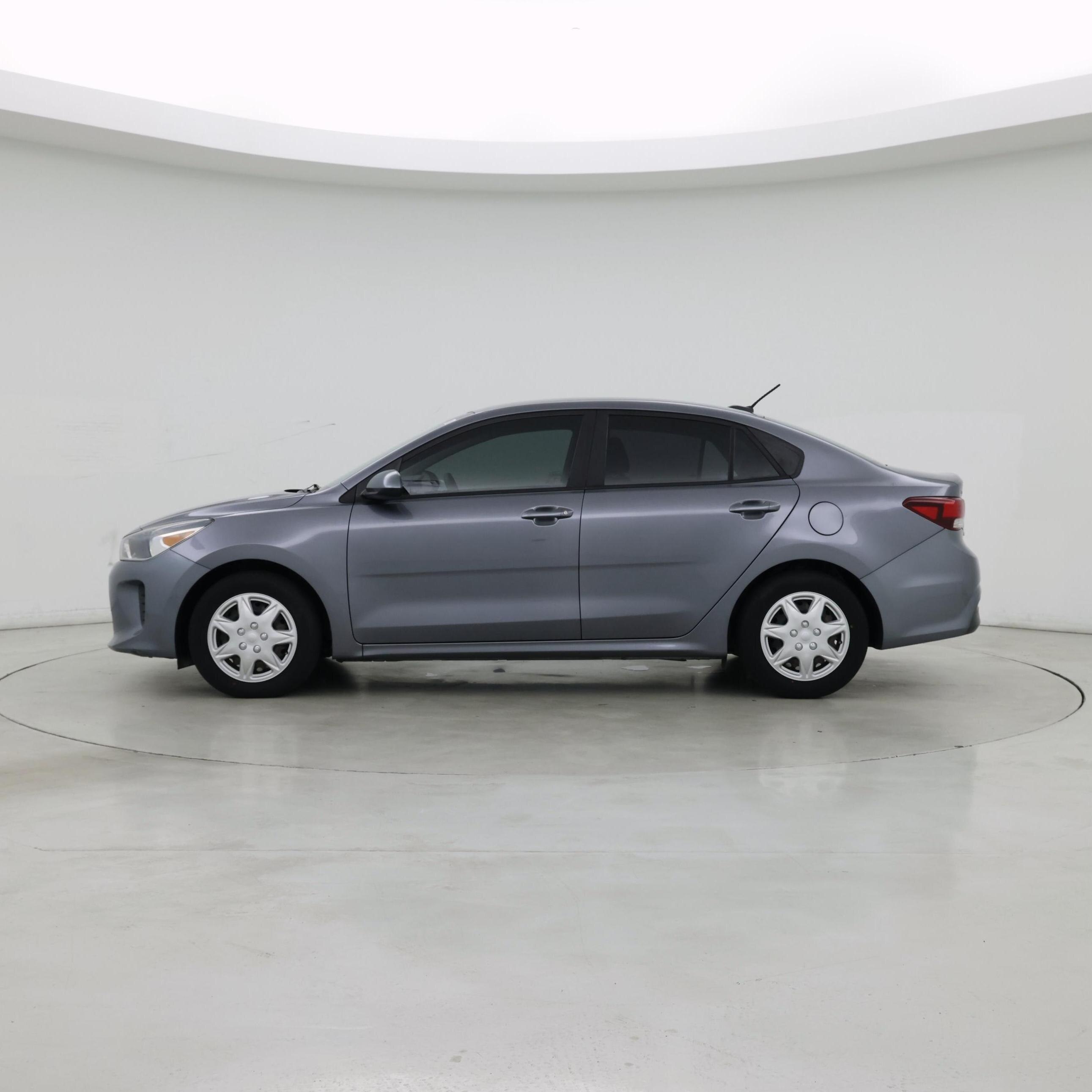 Thumbnail: 2019 Kia Rio - 3