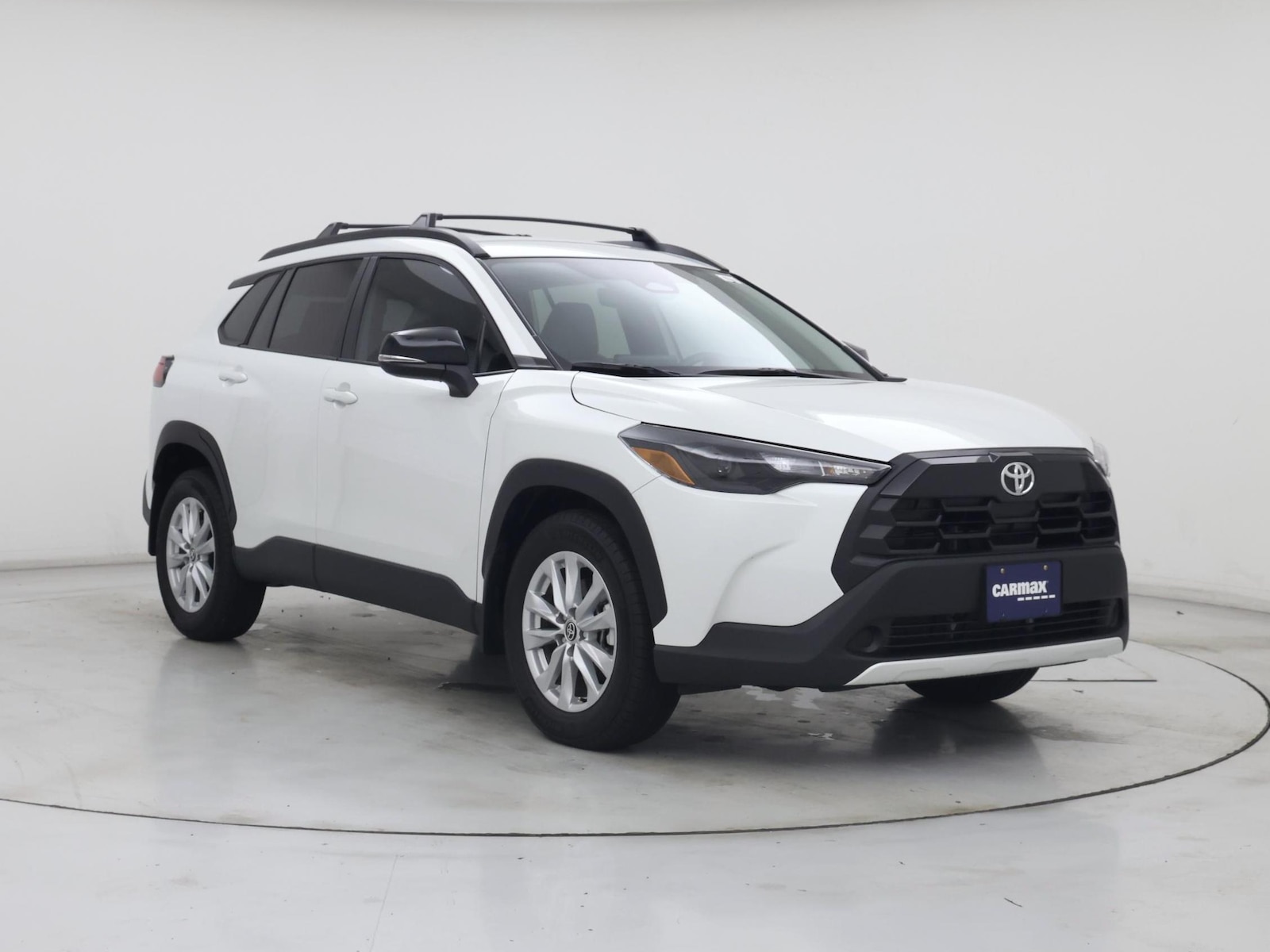 2026 Toyota Corolla Cross LE - Photo 2