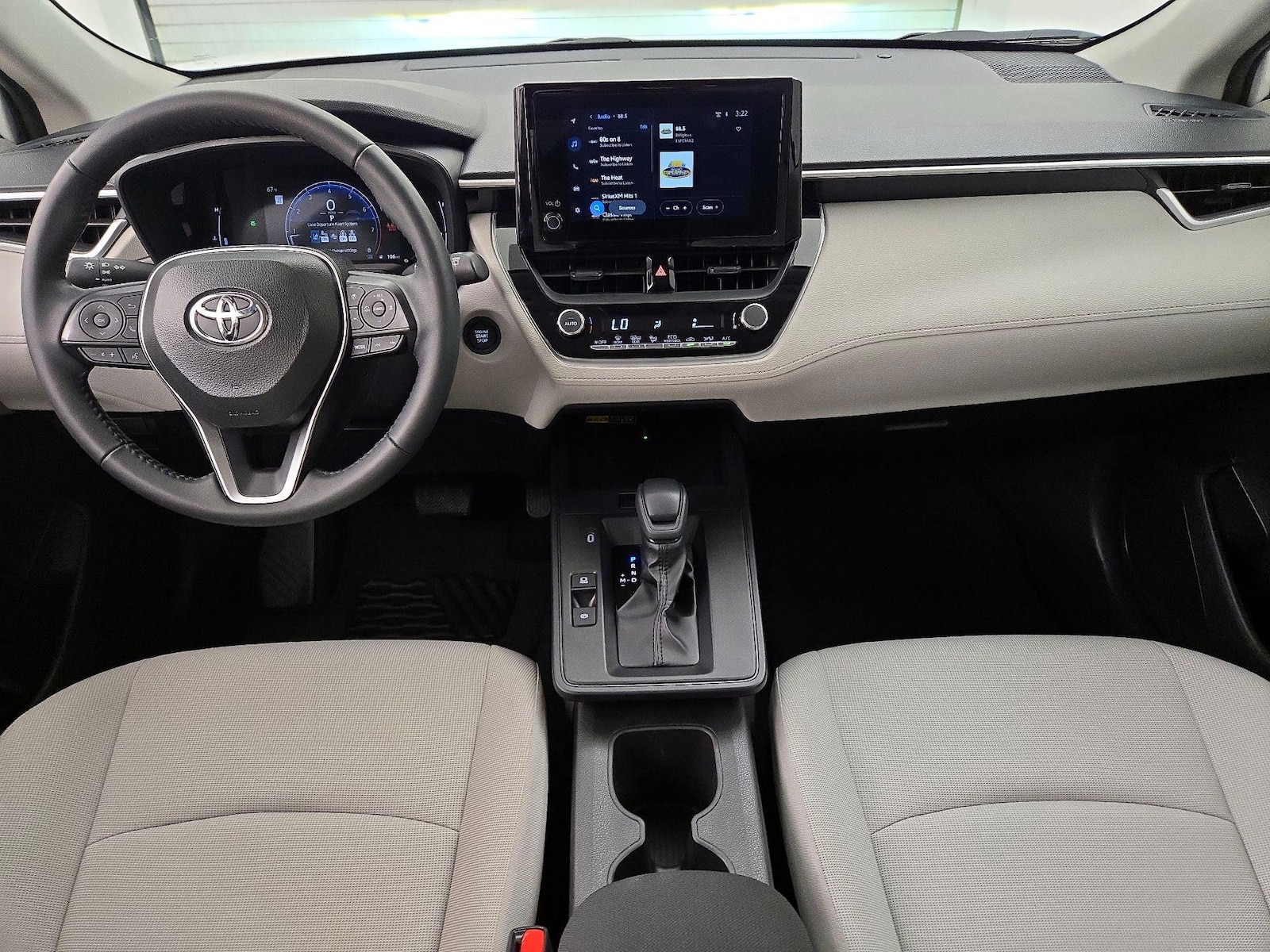 2026 Toyota Corolla Cross LE - Photo 10