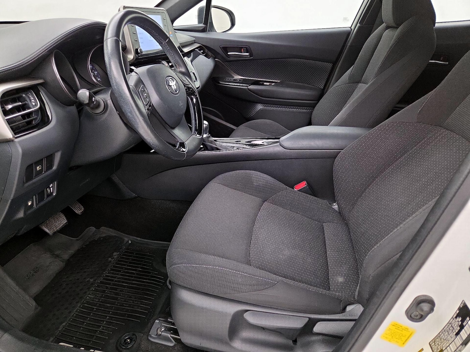 2019 Toyota C-HR XLE - Photo 12