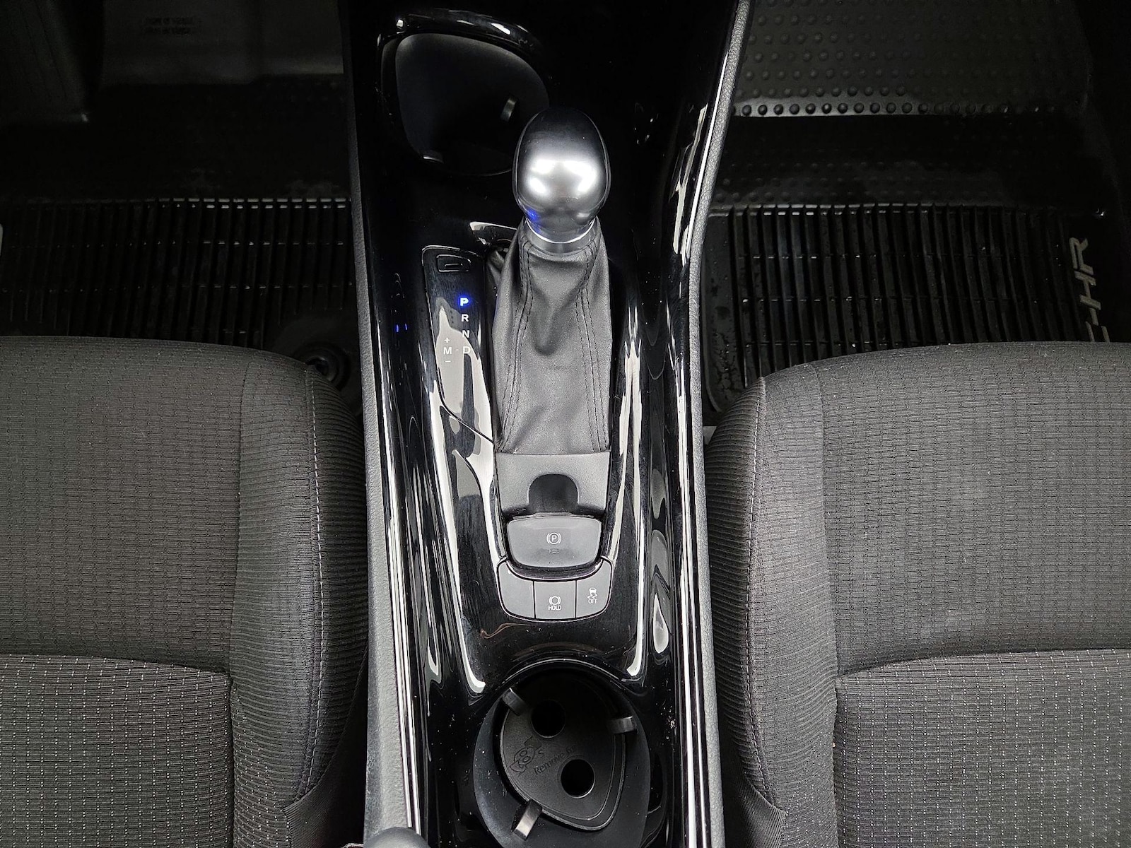 2019 Toyota C-HR XLE - Photo 18