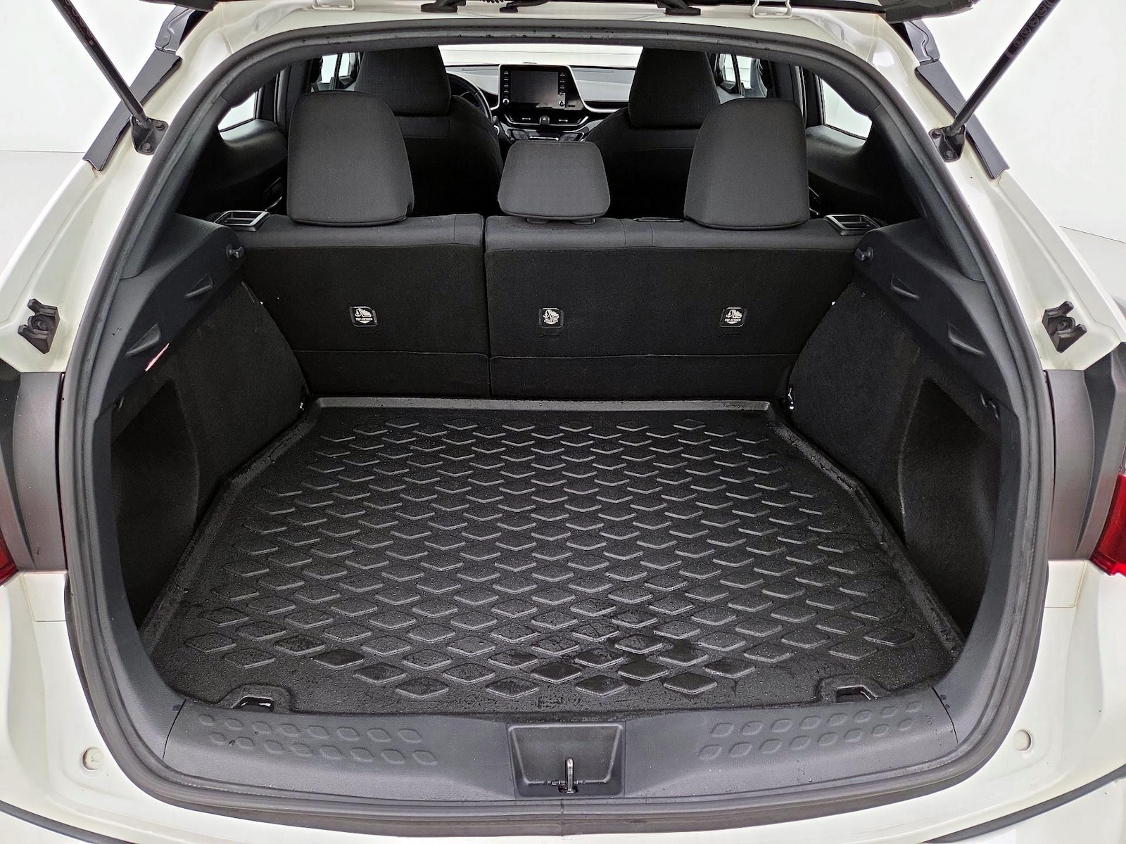 2019 Toyota C-HR XLE - Photo 21