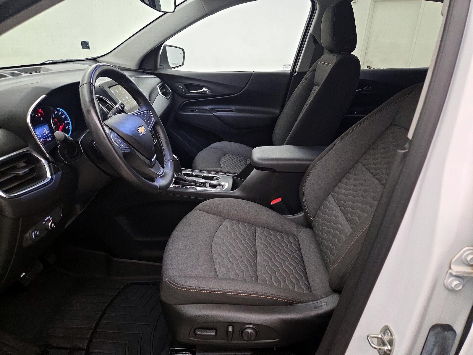 2019 Chevrolet Equinox LT - Photo 12