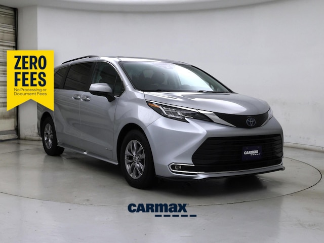 Silver 2021 Toyota Sienna Minivan Front-Wheel Drive Automatic