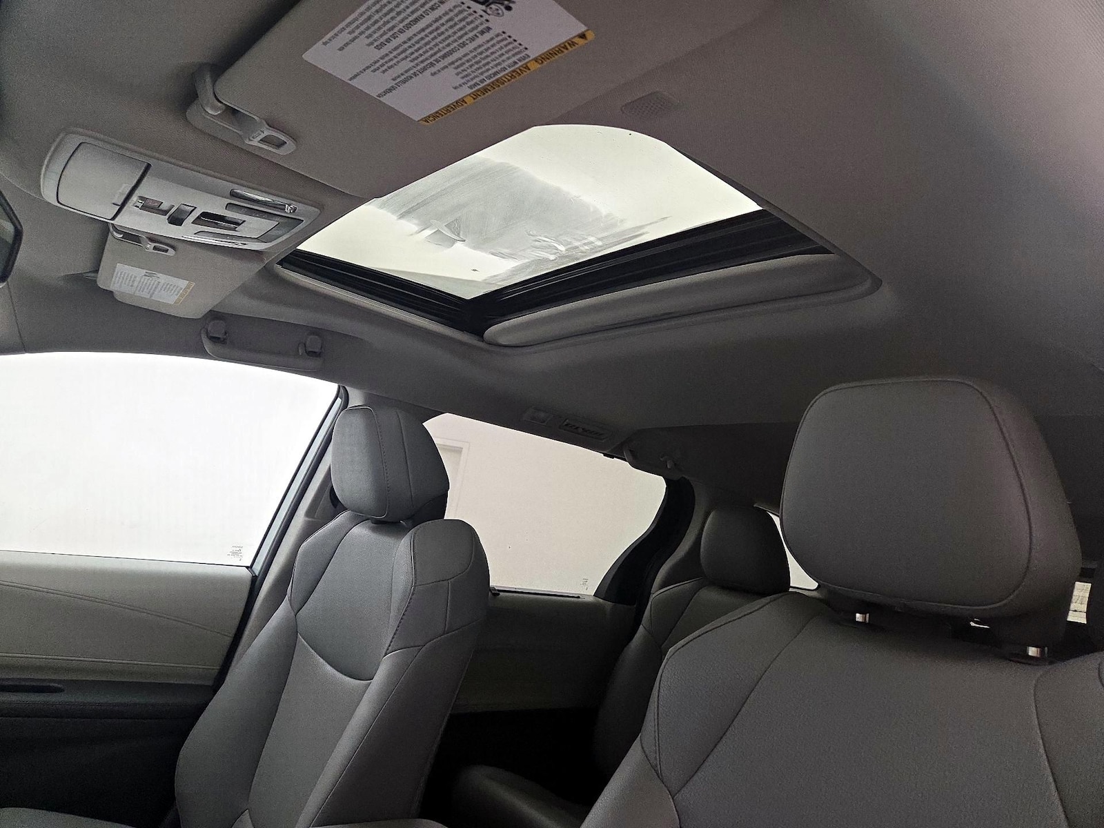 Sunroof(s) & Overhead Airbags