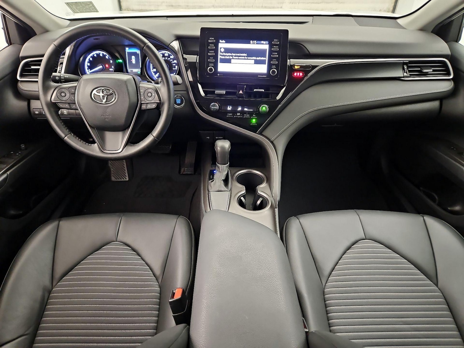 2021 Toyota Camry SE - Photo 10