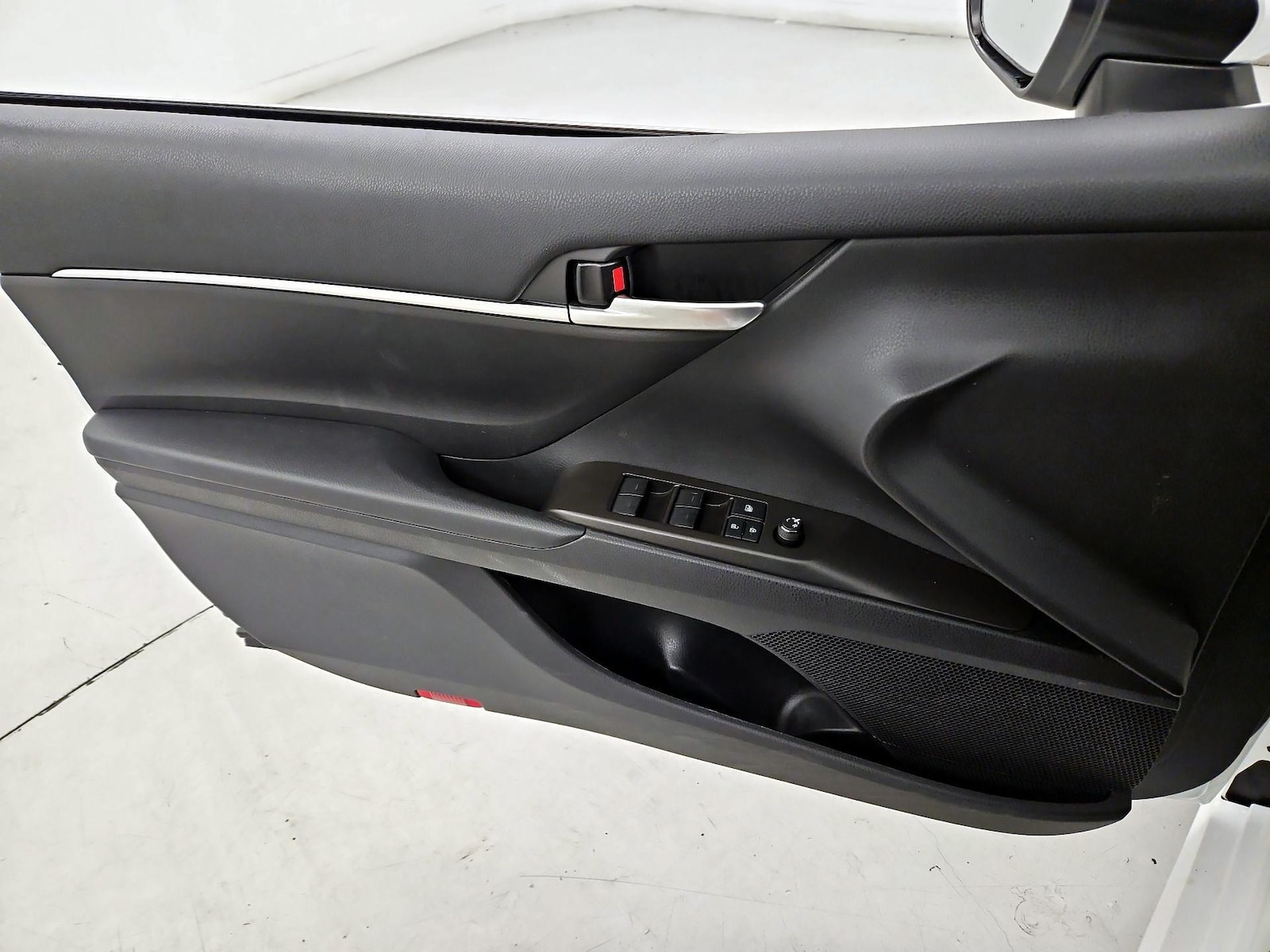 2021 Toyota Camry SE - Photo 13
