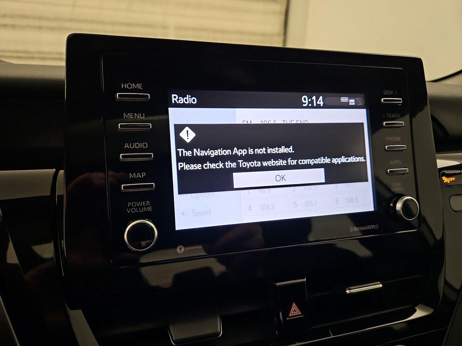 2021 Toyota Camry SE - Photo 15