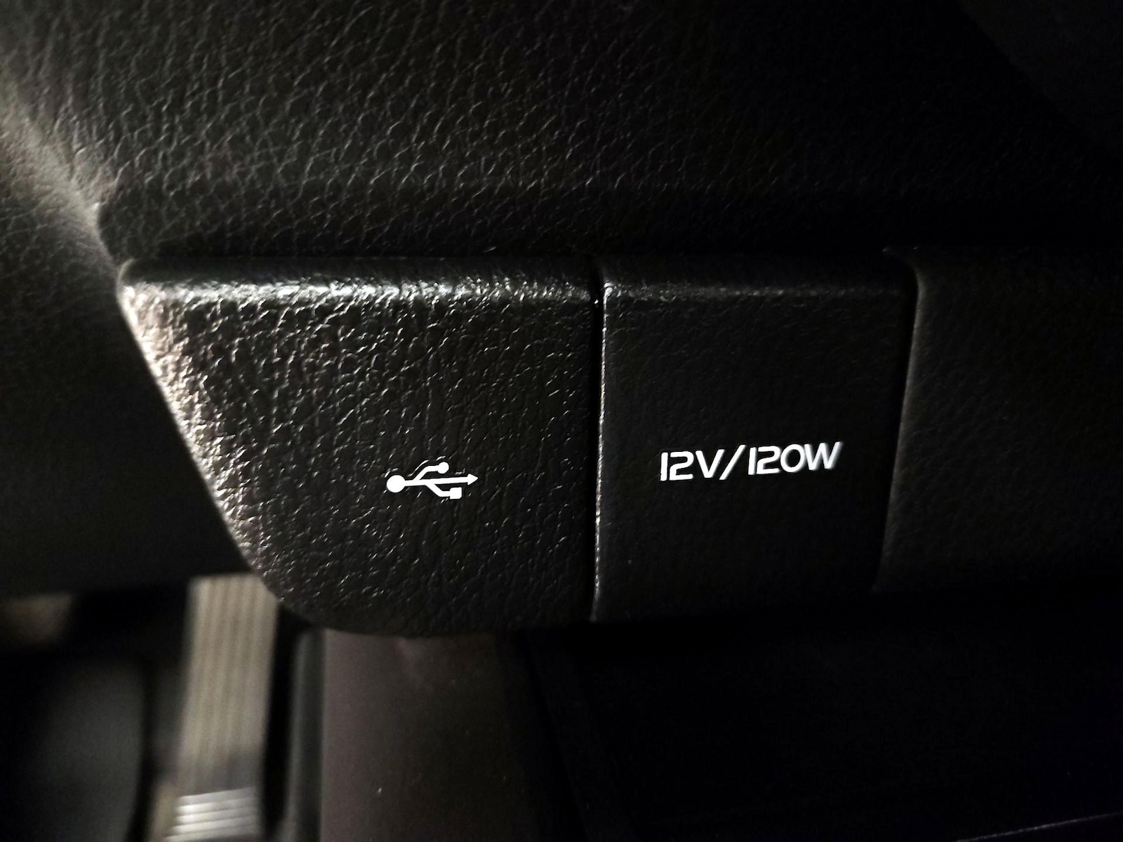 2021 Toyota Camry SE - Photo 20