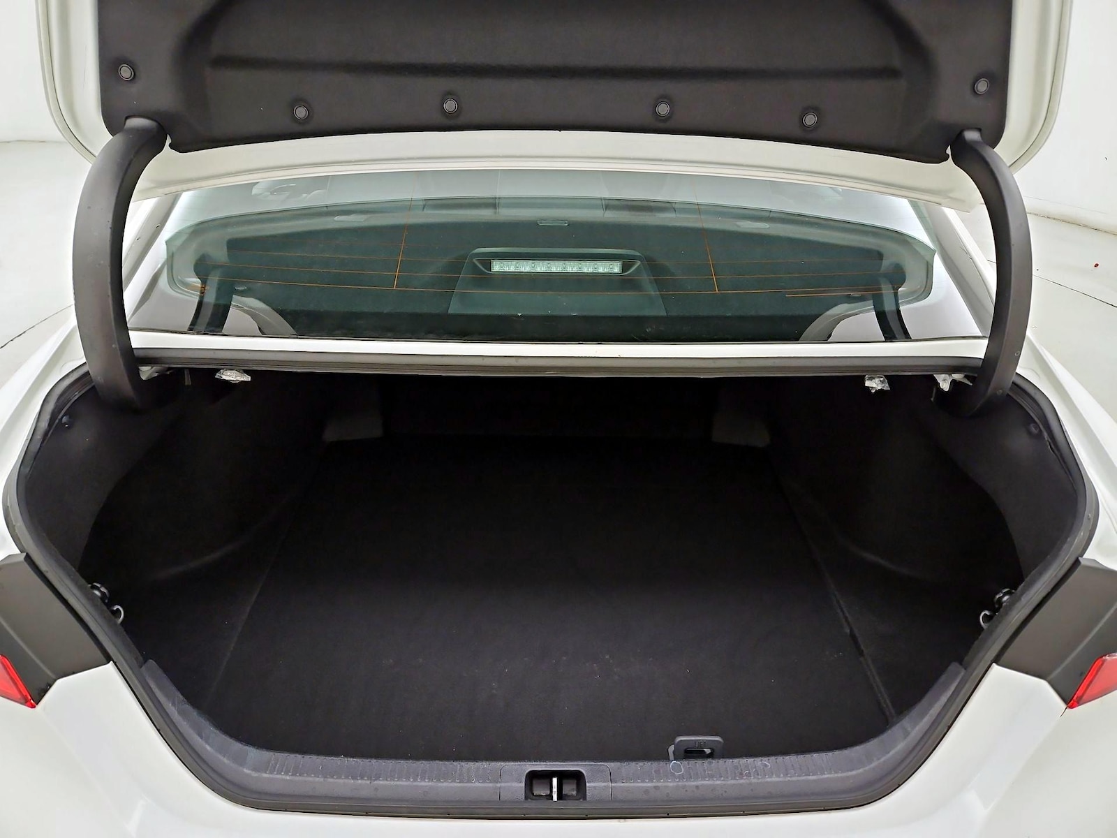 2021 Toyota Camry SE - Photo 23