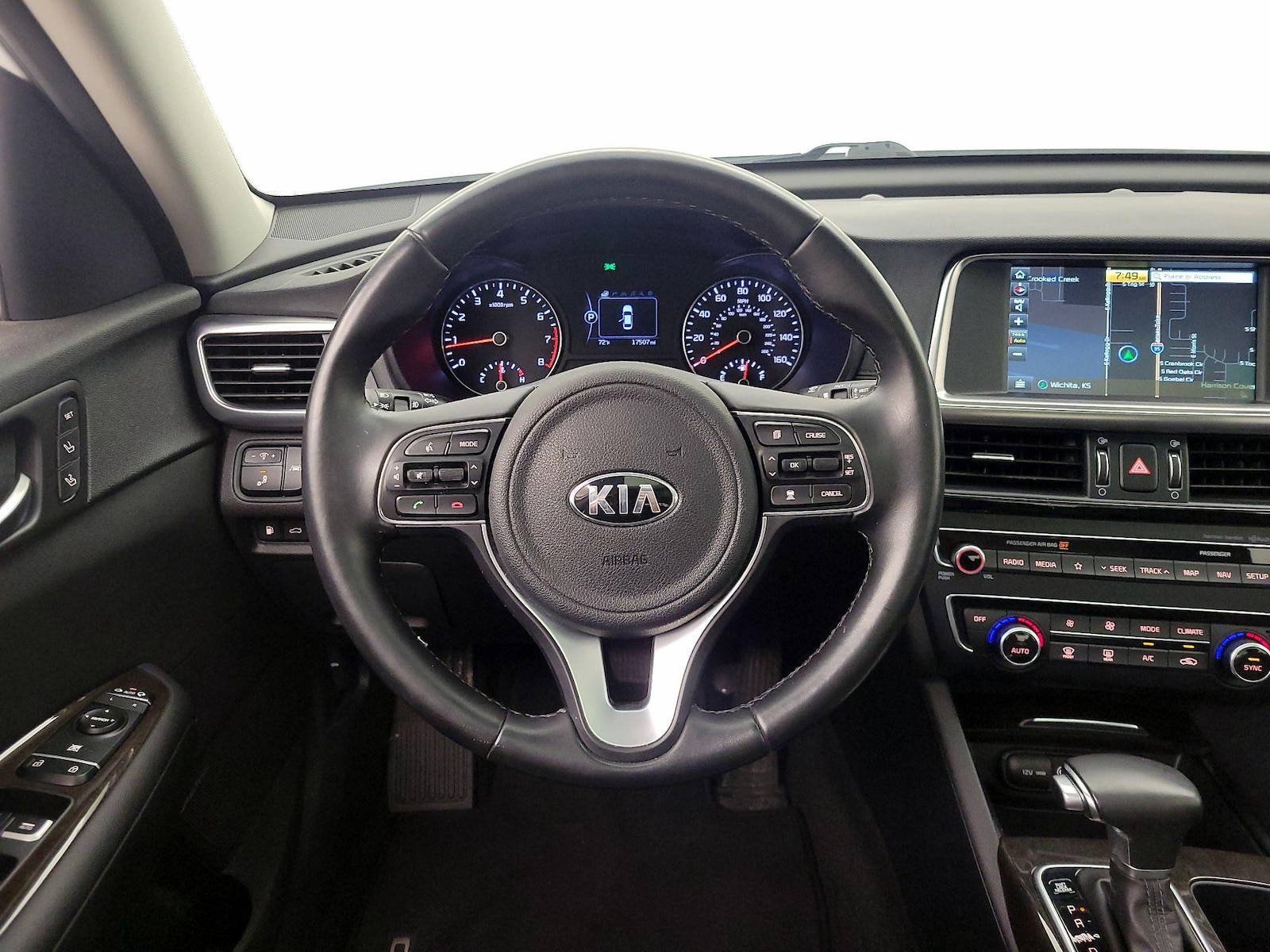 2018 Kia Optima EX - Photo 11