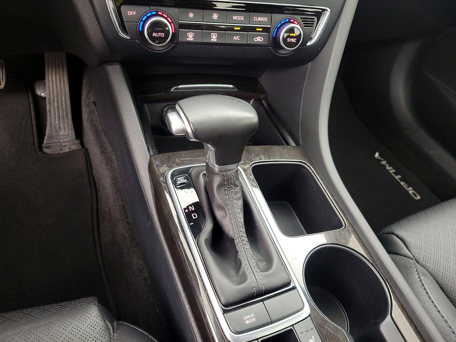 2018 Kia Optima EX - Photo 19
