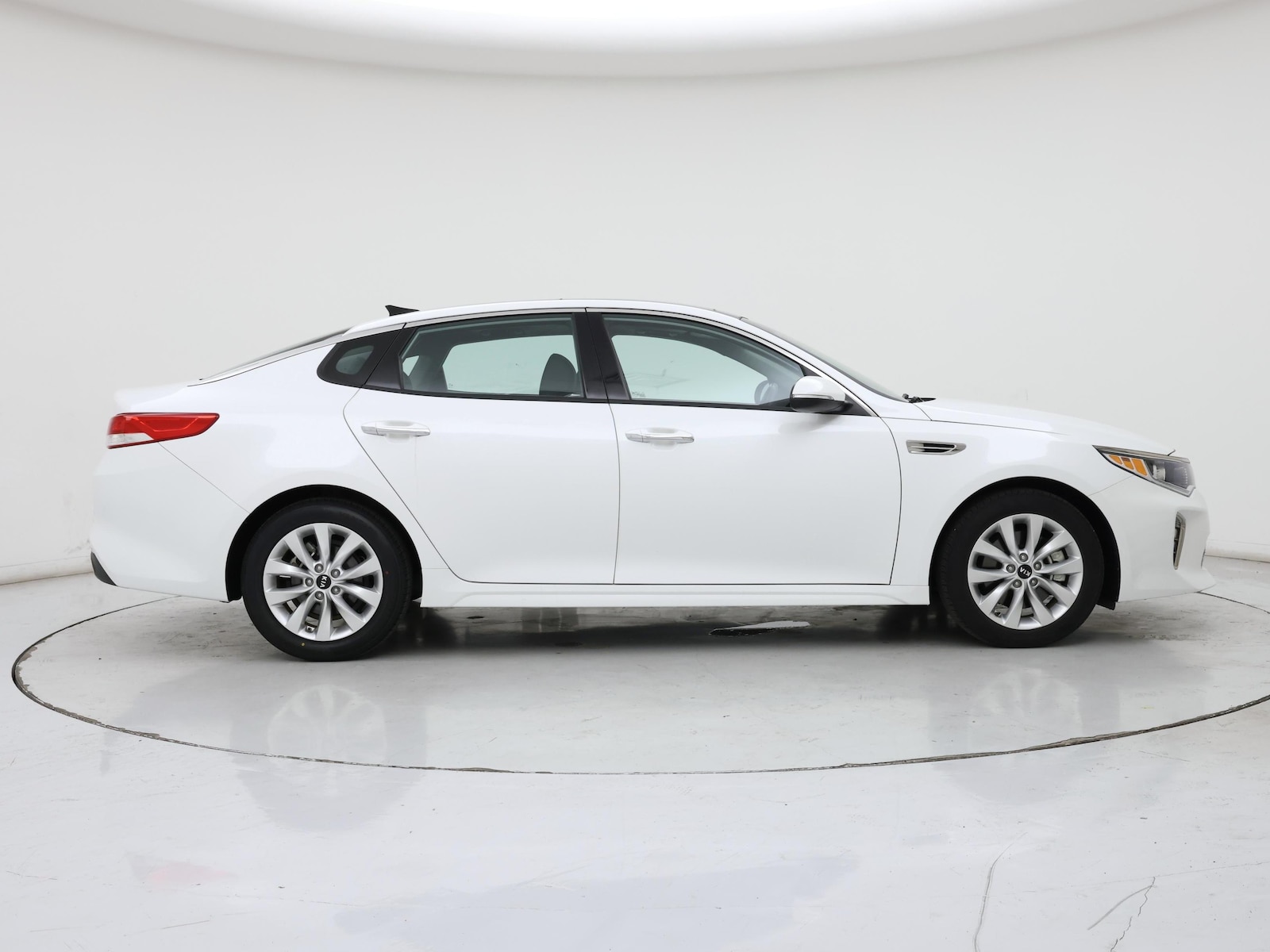 2018 Kia Optima EX - Photo 8