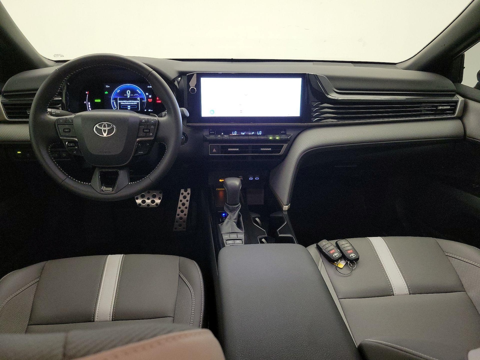 2026 Toyota Camry SE - Photo 10