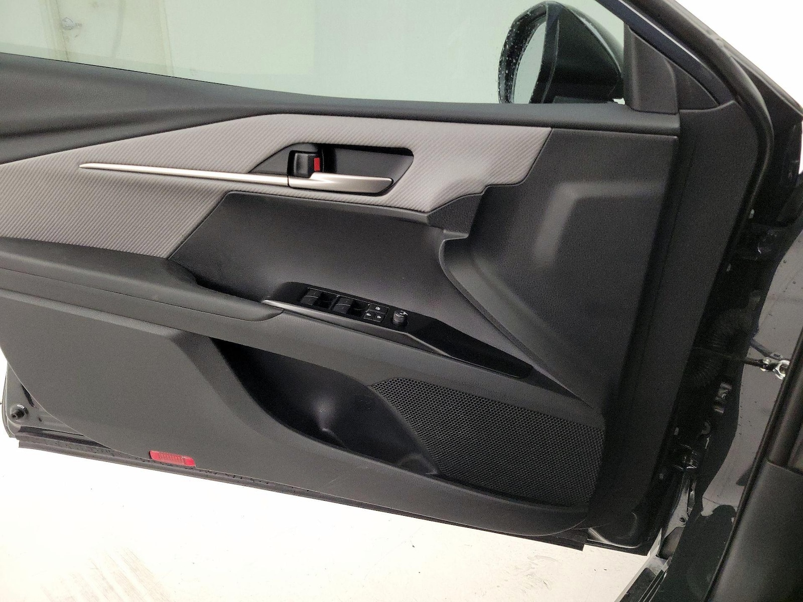 2026 Toyota Camry SE - Photo 13