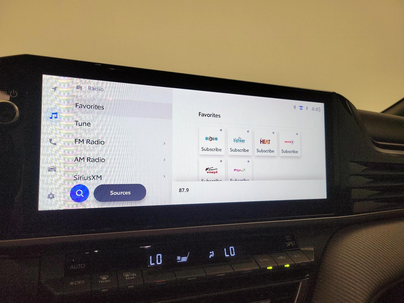 2026 Toyota Camry SE - Photo 17