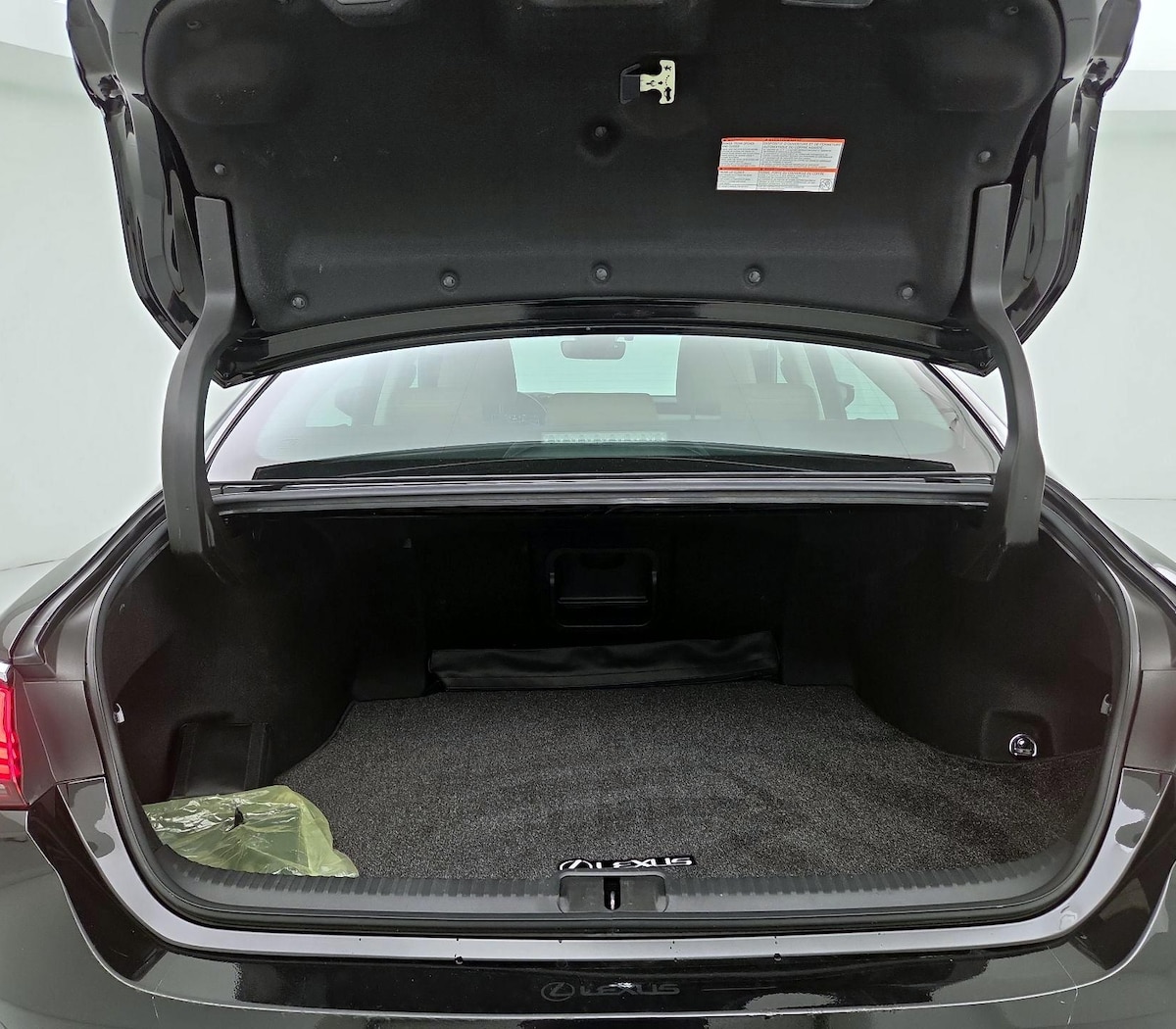 Trunk/Cargo (Seats Up)