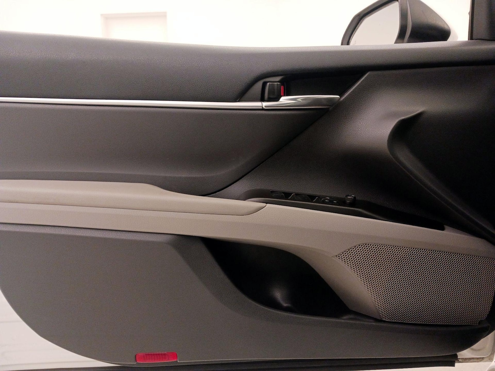 2023 Toyota Camry SE - Photo 13