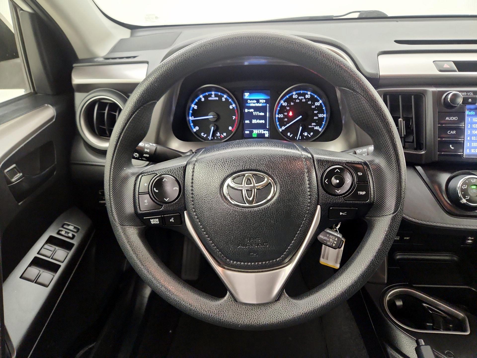 Thumbnail: 2018 Toyota RAV4 - 10