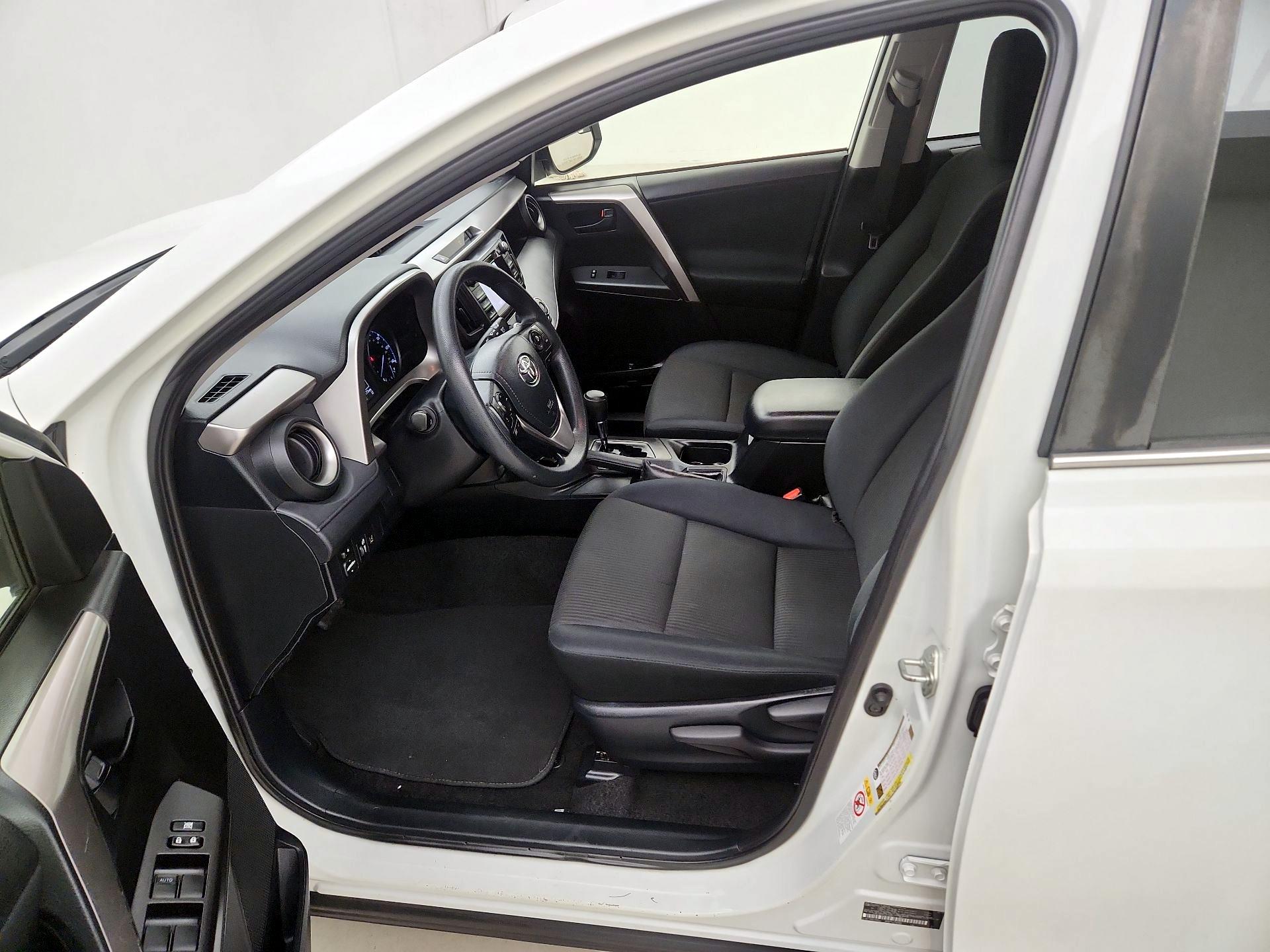 Thumbnail: 2018 Toyota RAV4 - 11