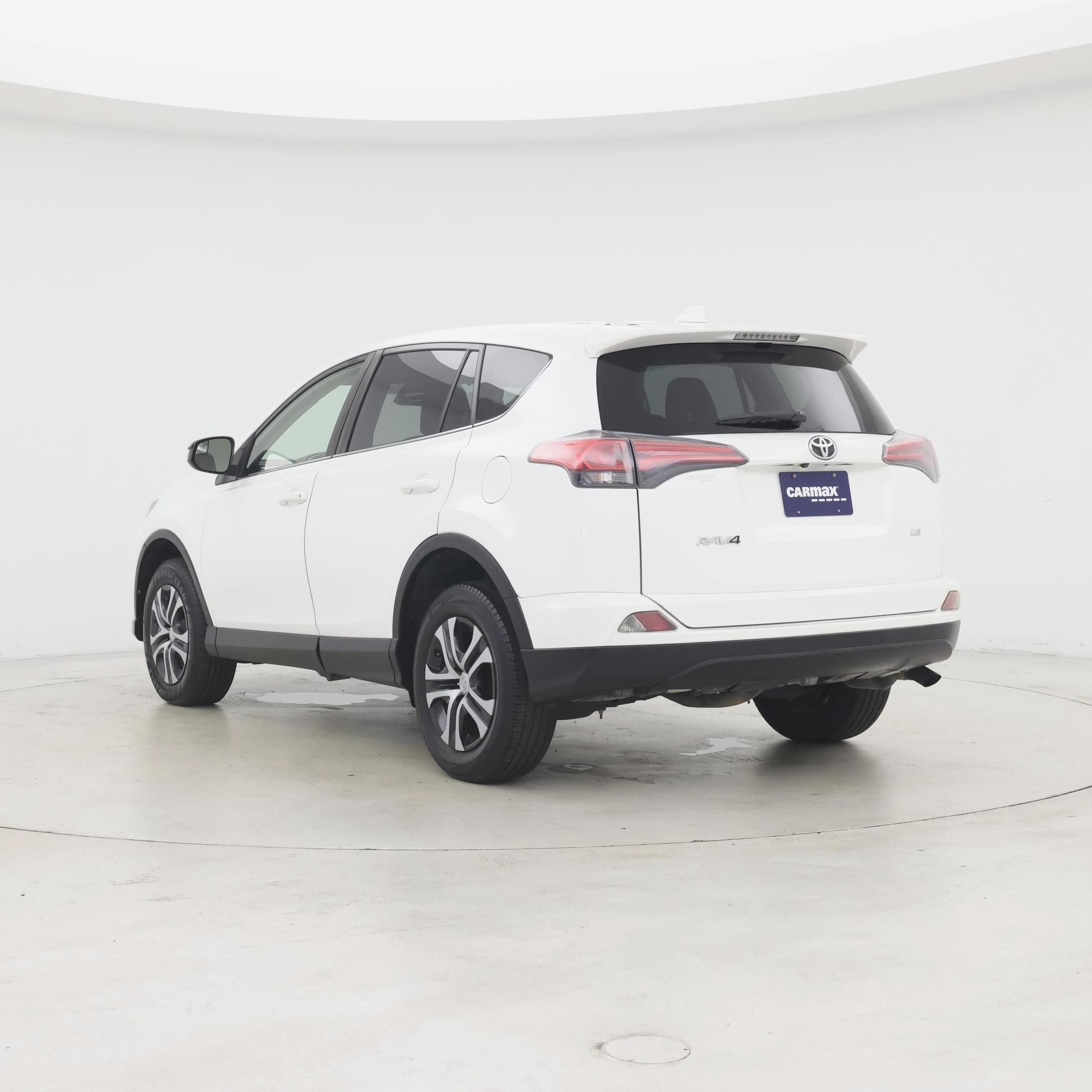 Thumbnail: 2018 Toyota RAV4 - 2