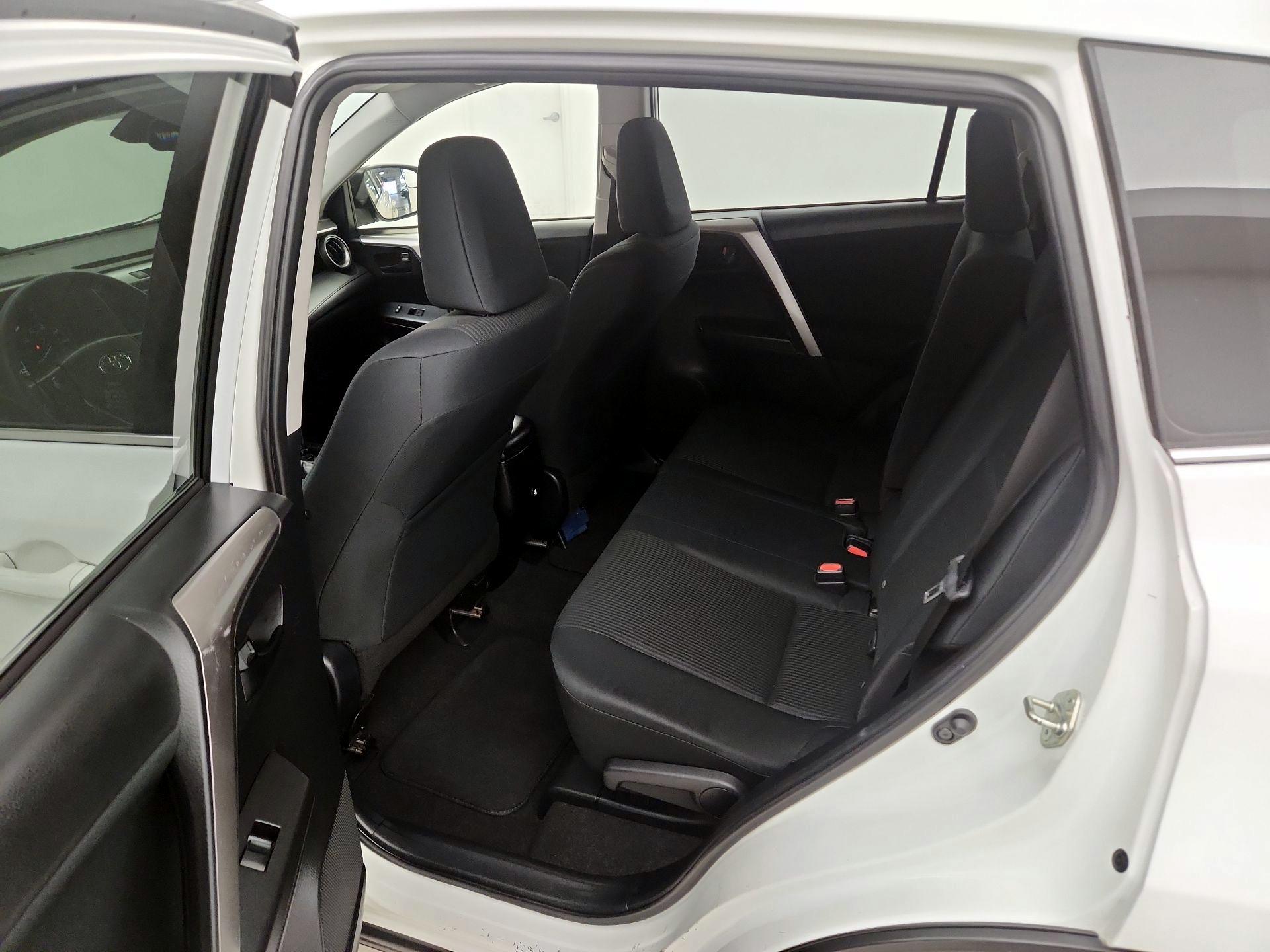Thumbnail: 2018 Toyota RAV4 - 19