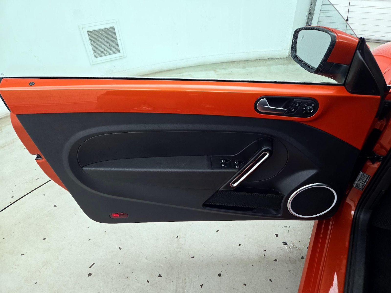 2019 Volkswagen Beetle SE - Photo 13