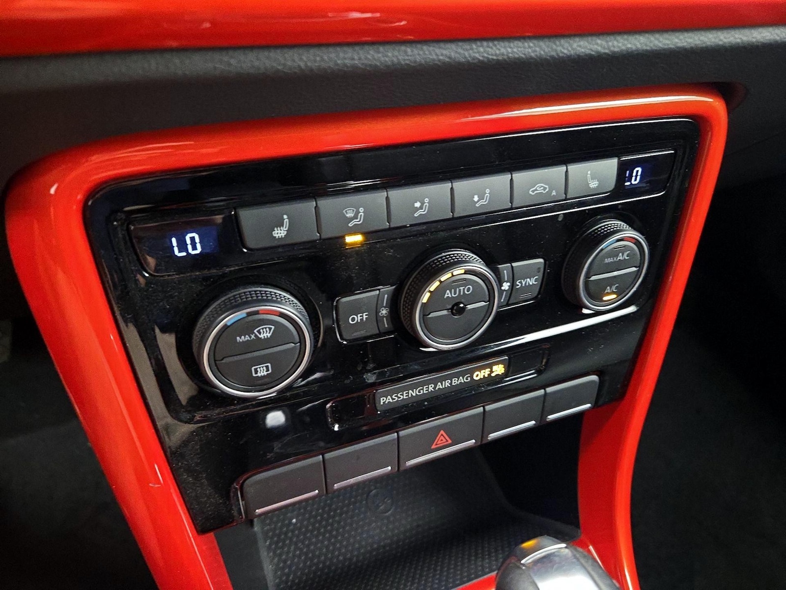 2019 Volkswagen Beetle SE - Photo 17