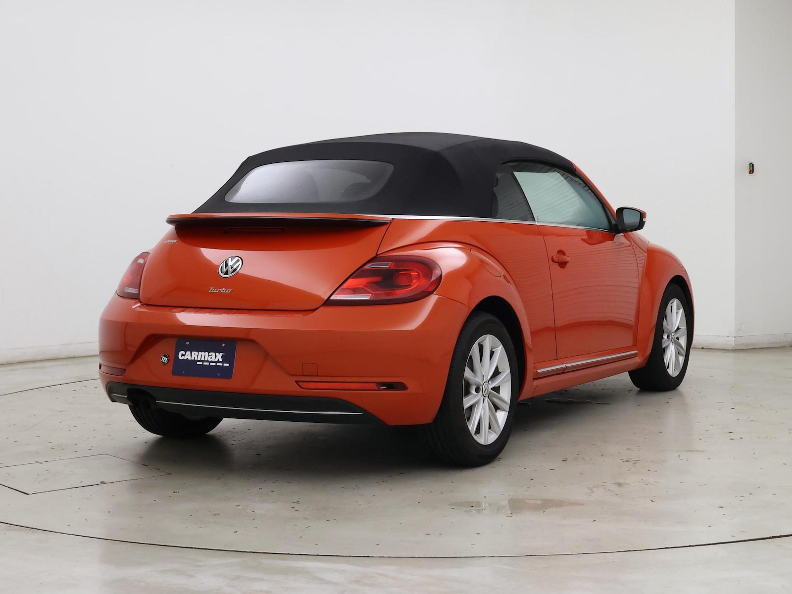 2019 Volkswagen Beetle SE - Photo 9