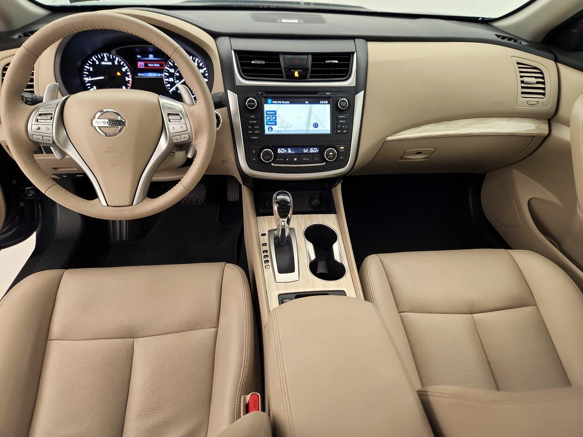 Thumbnail: 2016 Nissan Altima - 9