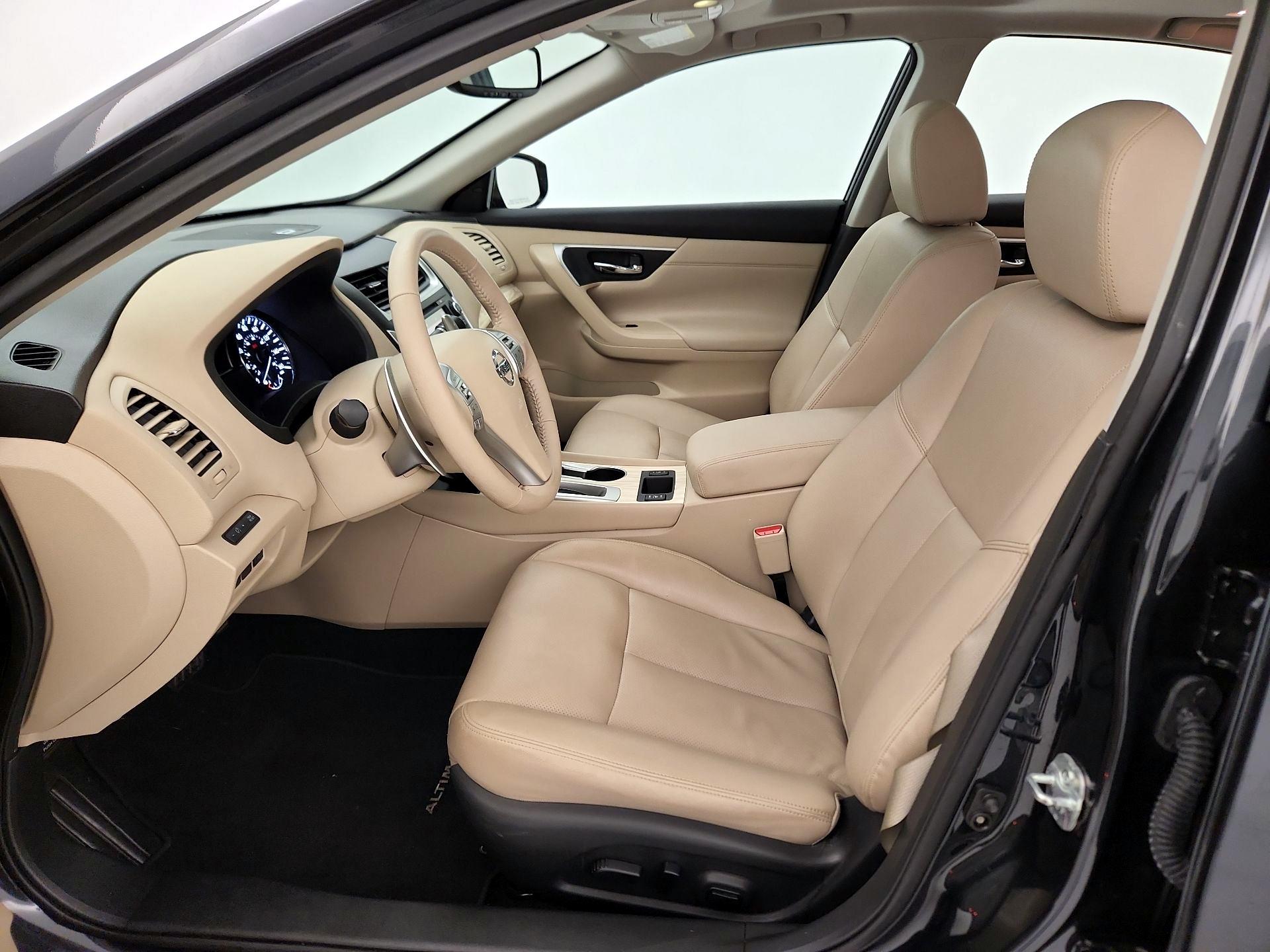 Thumbnail: 2016 Nissan Altima - 11